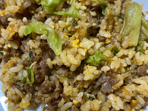 市販の焼肉のたれを使った牛肉レタスチャーハン